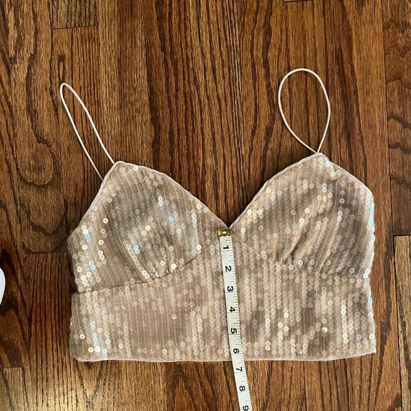 LE LIS Collection Just In Time Sparkle Crop Top Taupe NWT Size Small - Picture 4 of 7